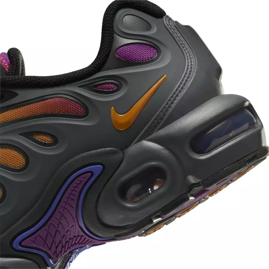 Nike-Air-Max-Plus-Drift-GS-FV5921-001-7