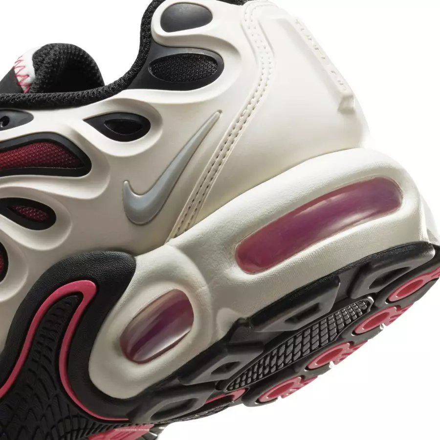 Nike-Air-Max-Plus-Drift-Sail-Black-Red-FV4081-002-7