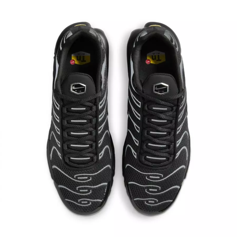 Nike-Air-Max-Plus-Reflective-HQ3029-001-3