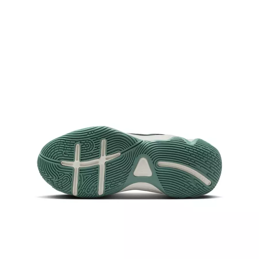 Nike-Giannis-Immortality-4-HV9127-001-1