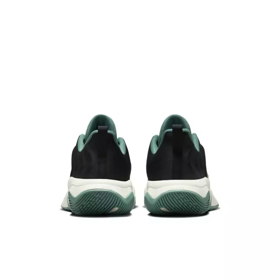 Nike-Giannis-Immortality-4-HV9127-001-5