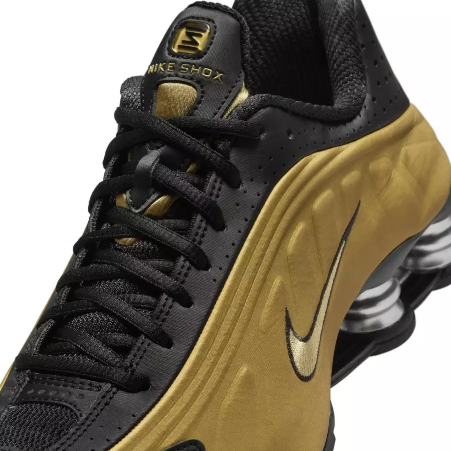 Nike-Shox-R4-Black-Metallic-Gold-Metallic-Silver-AR3565-005-6