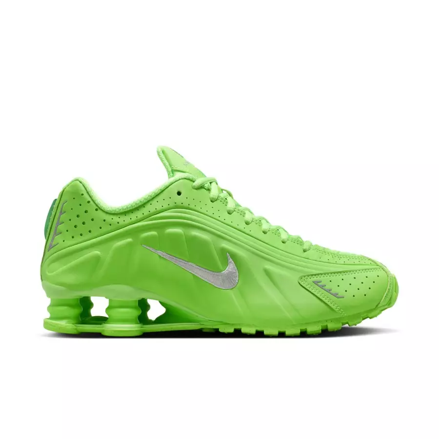 Nike-Shox-R4-Green-Strike-HV0839-398-2