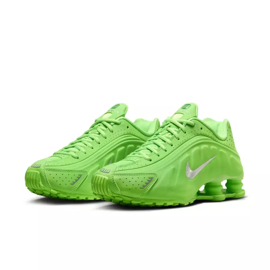 Nike-Shox-R4-Green-Strike-HV0839-398-4