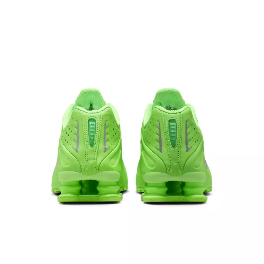 Nike-Shox-R4-Green-Strike-HV0839-398-5