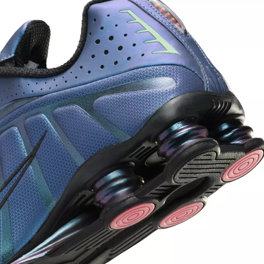 Nike-Shox-R4-Iridescent-Purple-HQ3446-001-7