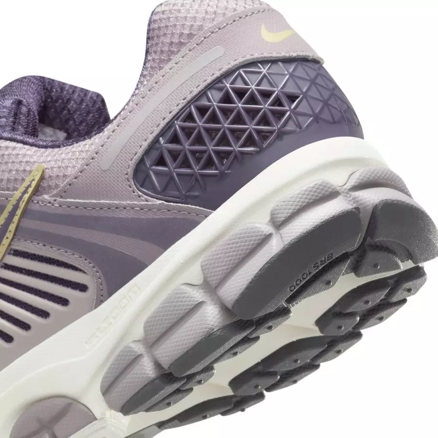 Nike-Zoom-Vomero-5-Platinum-Violet-HQ3643-019-7