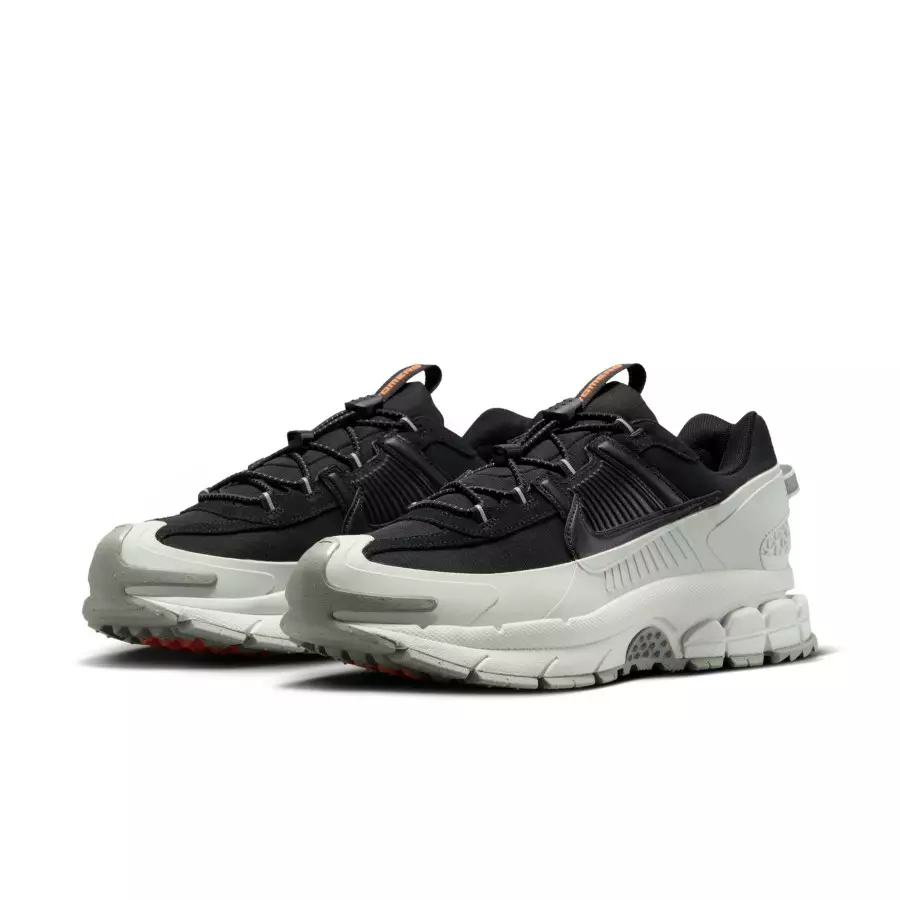 Nike-Zoom-Vomero-5-Roam-Black-Light-Silver-FV2295-001-4