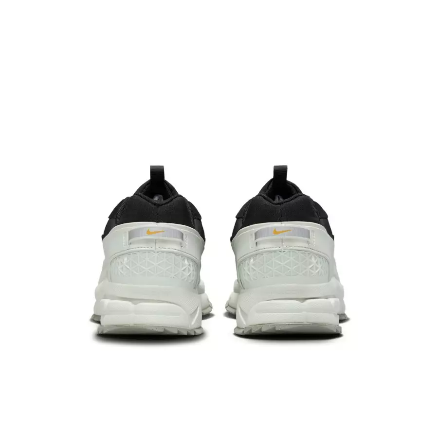 Nike-Zoom-Vomero-5-Roam-Black-Light-Silver-FV2295-001-5