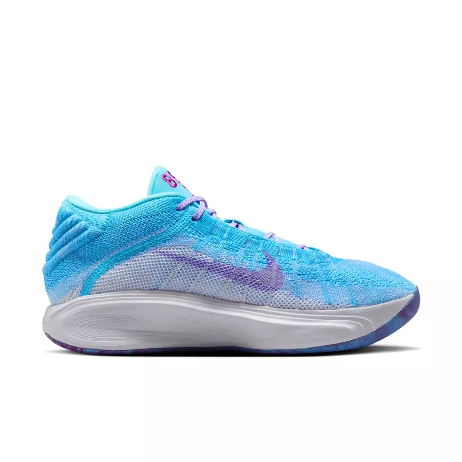 Paige-Bueckers-x-Nike-Zoom-GT-Hustle-3-HJ7679-900-2