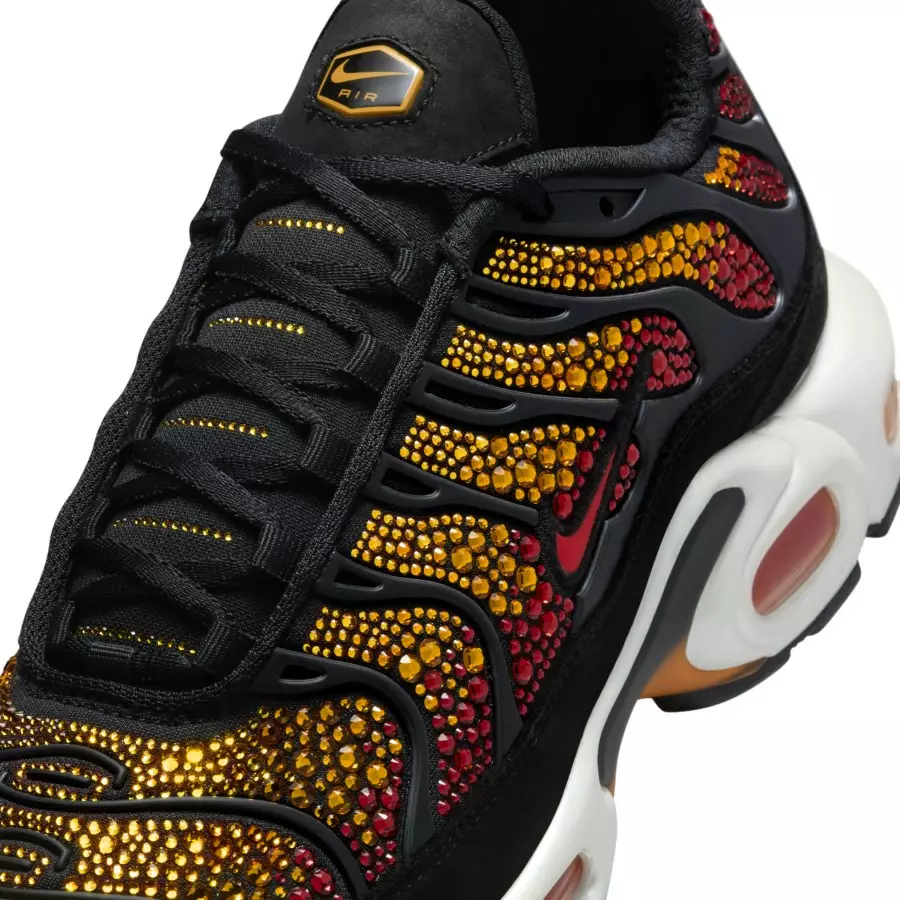 Swarovski-x-Nike-Air-Max-Plus-Pimento-FZ9042-001-6