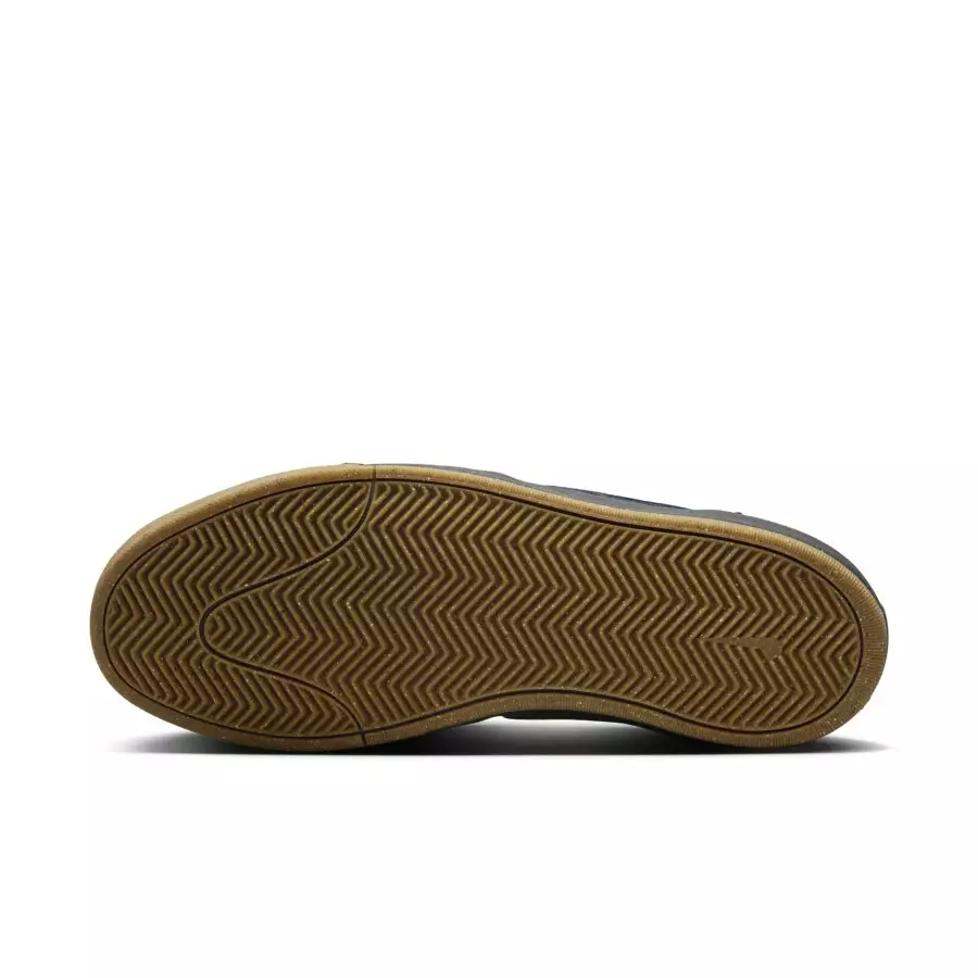 Nike-SB-Leo-Baker-Navy-Gum-DX4361-401-1