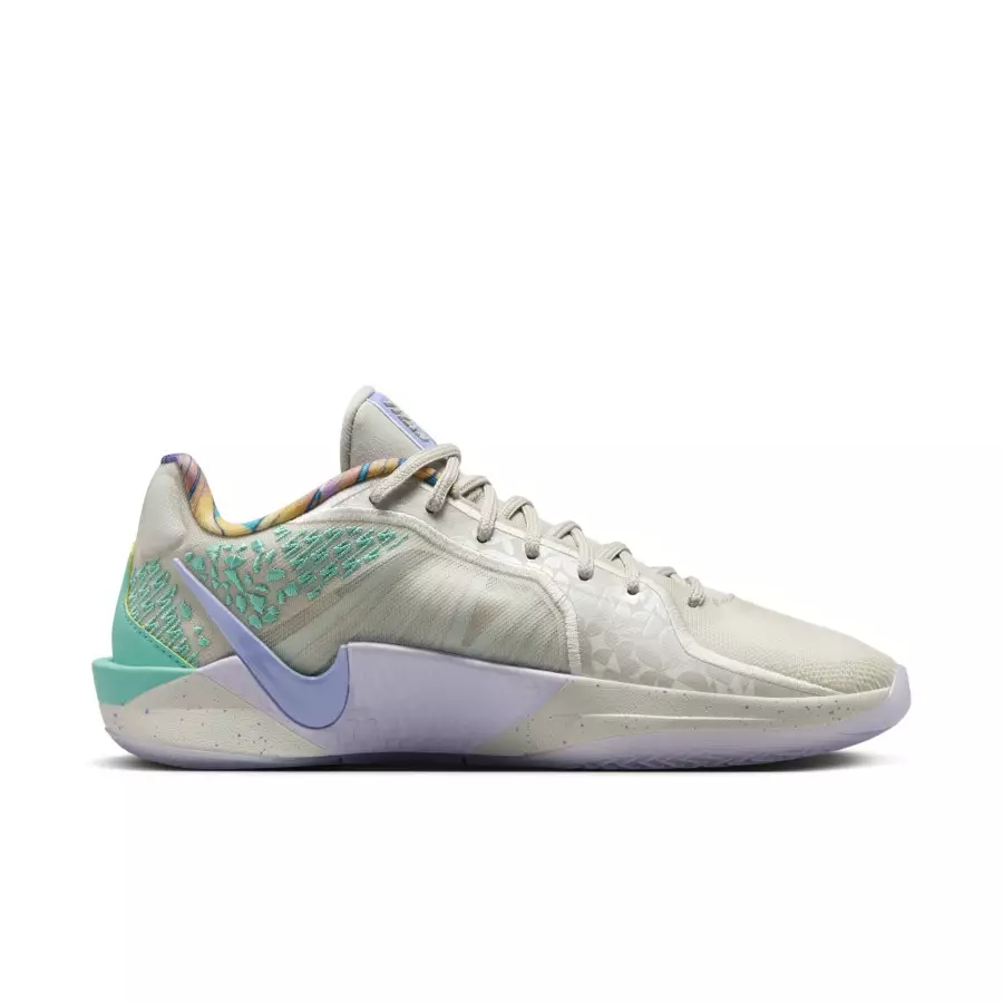 Titan-x-Nike-Sabrina-2-HQ1846-001-2