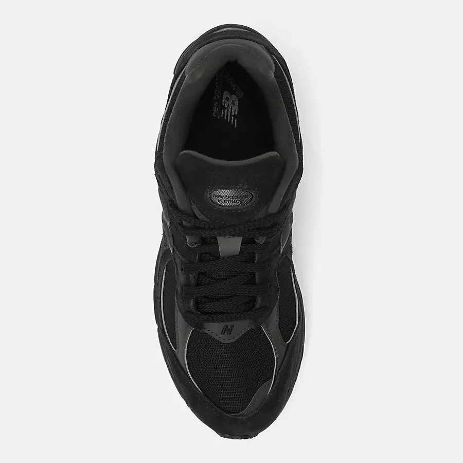 New-Balance-2002R-Black-Cat-U2002RBL-2