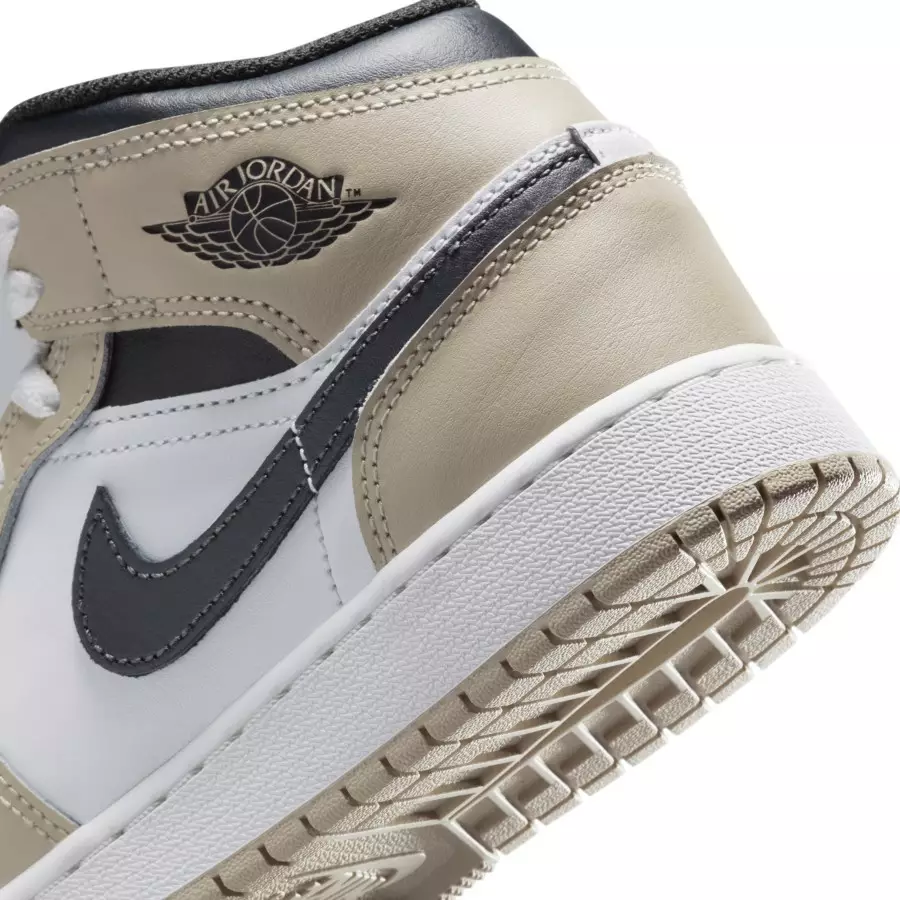 Grade-School-Air-Jordan-1-Mid-DQ8423-153-7