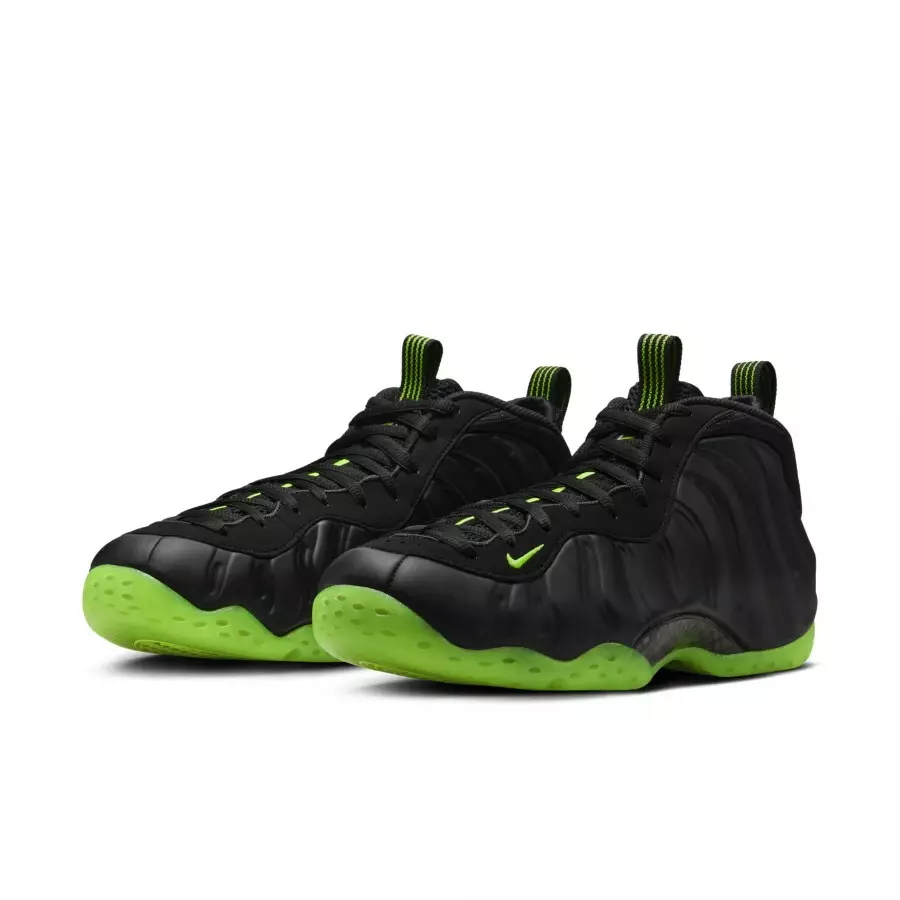 Nike-Air-Foamposite-One-Black-Volt-HF2902-001-4