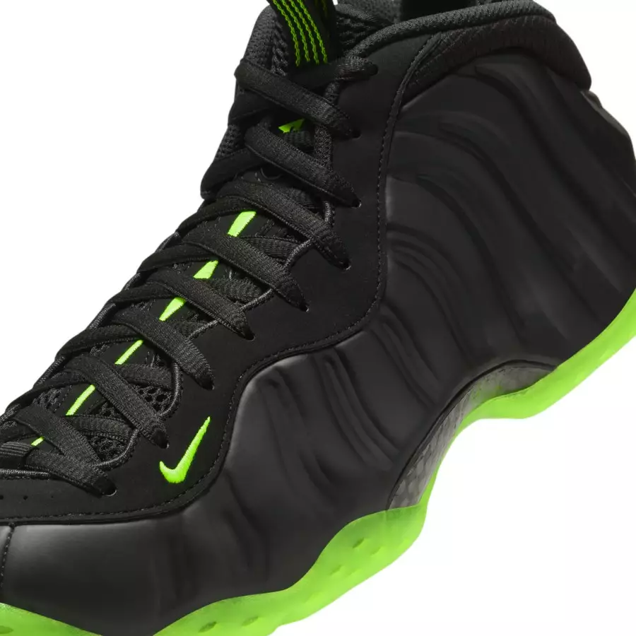 Nike-Air-Foamposite-One-Black-Volt-HF2902-001-6