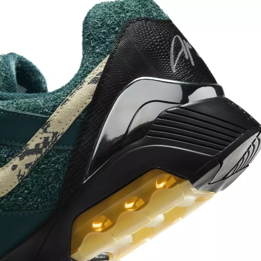 Apron-Records-x-Nike-Air-Max-180-Atomic-Teal-FZ3309-300-7
