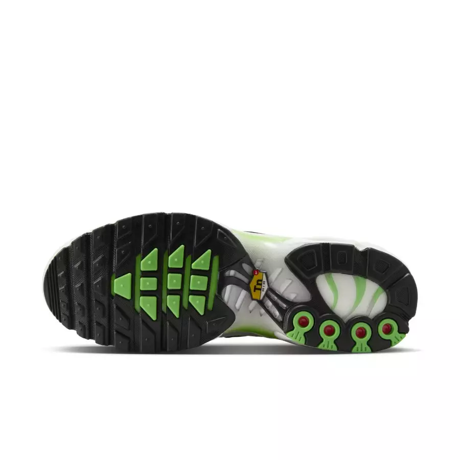 Mens-Nike-Air-Max-Plus-Green-Strike-DZ3671-001-1
