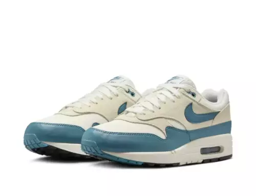 La Nike Air Max 1 se pare des teintes « Soft Pearl » et « Smokey Blue »