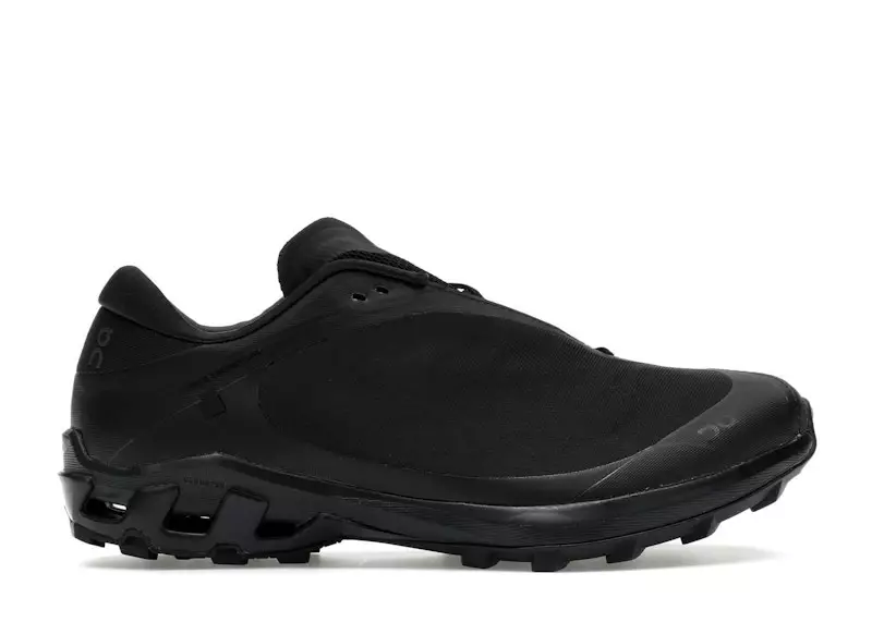 On Running Cloudventure Peak POST ARCHIVE FACTION Black Magnet (Women's)