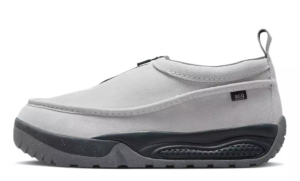 Nike ACG Izy Photon Dust