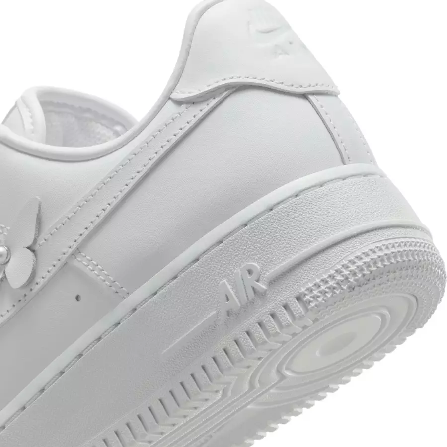 Nike-Air-Force-1-Low-White-Butterflies-IH4480-100-7
