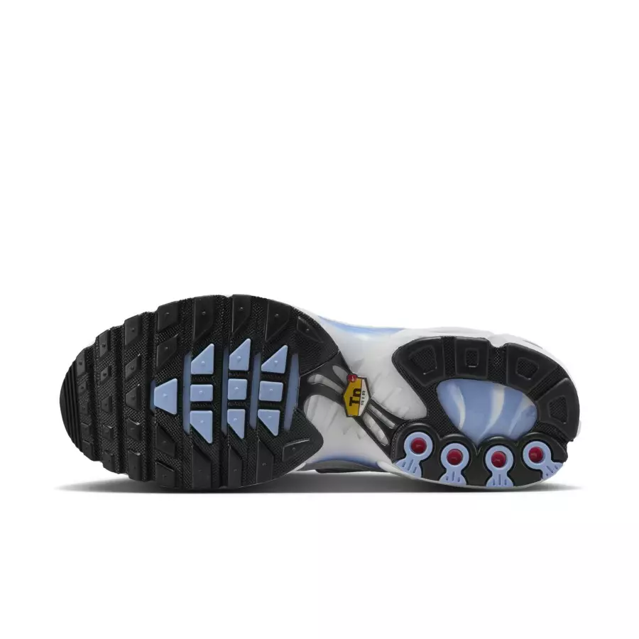 Nike-Air-Max-Plus-Aluminum-DZ3671-105-1