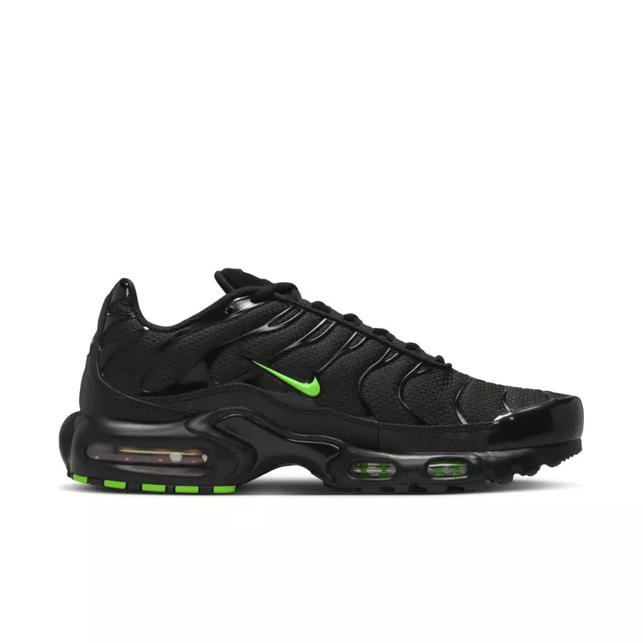 Nike-Air-Max-Plus-Green-Strike-DM0032-024-2