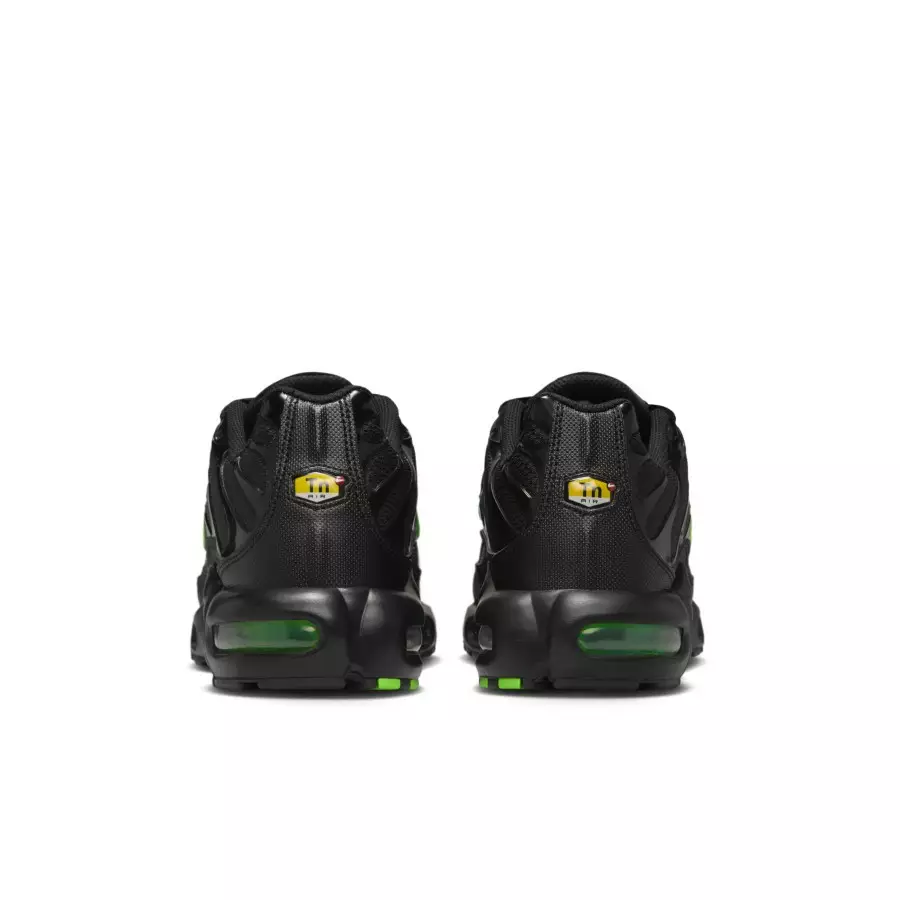 Nike-Air-Max-Plus-Green-Strike-DM0032-024-5