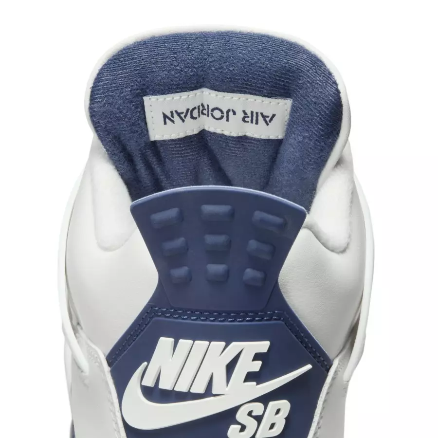 Nike-SB-Air-Jordan-4-Navy-DR5415-100-9