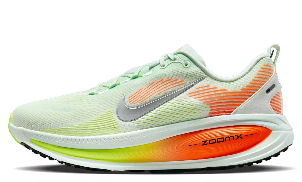 Nike Vomero 18 Barely Green Hyper Crimson