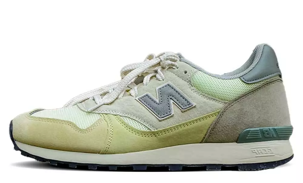 AURALEE x New Balance 475 Green