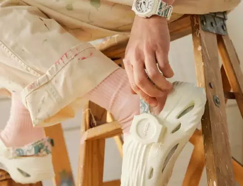Crocs et G-SHOCK réinventent la slip-on avec une montre intégrée sur l’Echo Wave