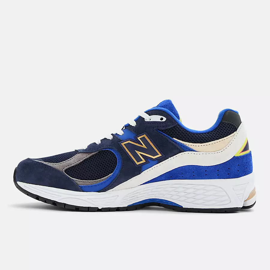 Mens-New-Balance-2002R-FC-Porto-U2002RFP-1